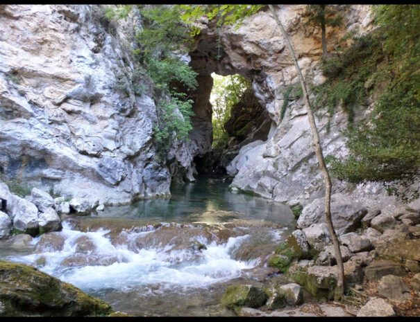 Randonnée arche de Ponadieu à Saint Vallier